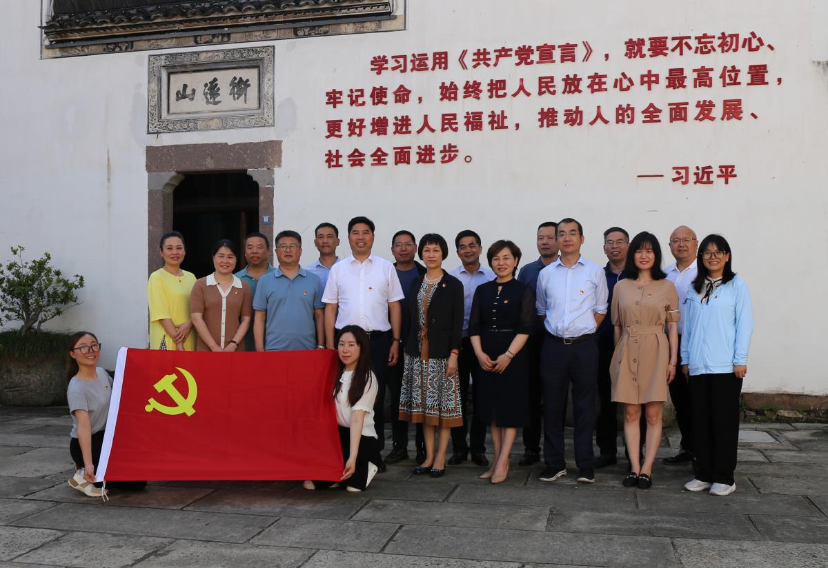 b2f403395b954793ea514cbc4ee62a5.jpg b2f403395b954793ea514cbc4ee62a5.jpg